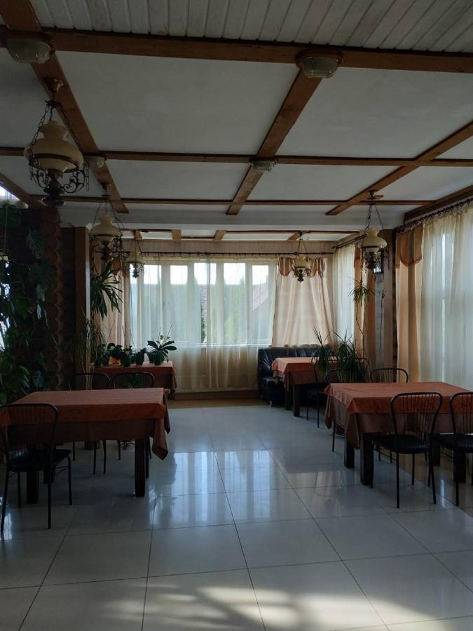 Hotel Restaurant Complex Boyarskiy Dvor Boyarka Exterior photo